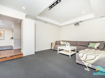 8 Compass Circle, Yanchep