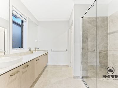 142 Yeungroon Boulevard, Clyde North