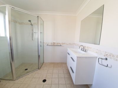 10 Holmwood Drive, Dubbo