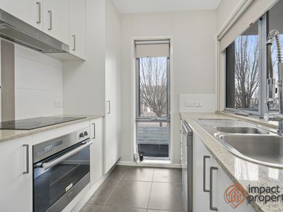 3 / 4 Thadoona Street, Crace