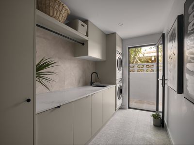 24 Gibraltar Drive, Isle Of Capri