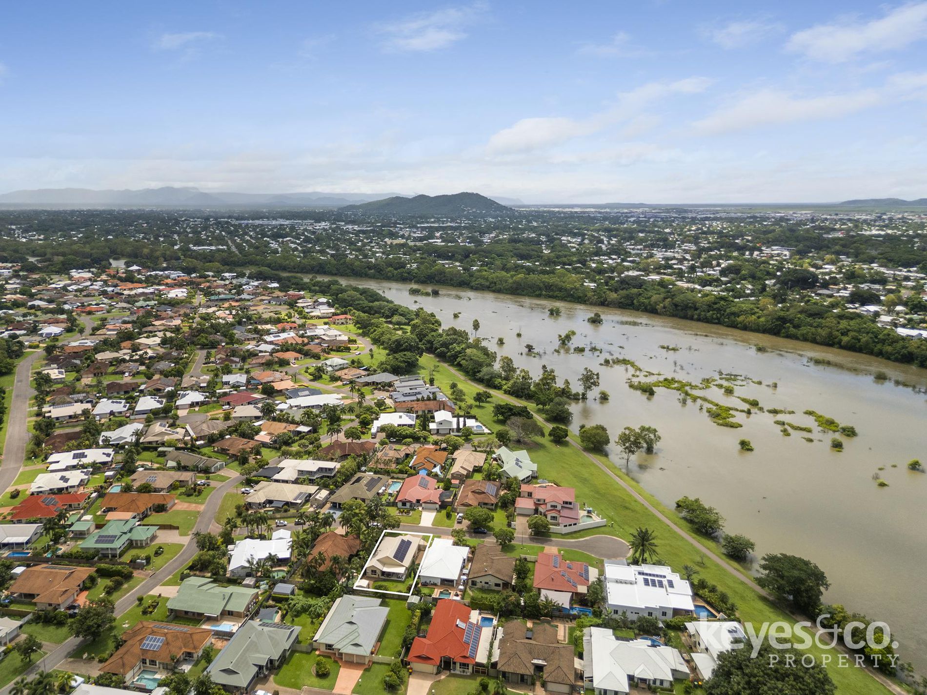10 Carisbrooke Court, Annandale