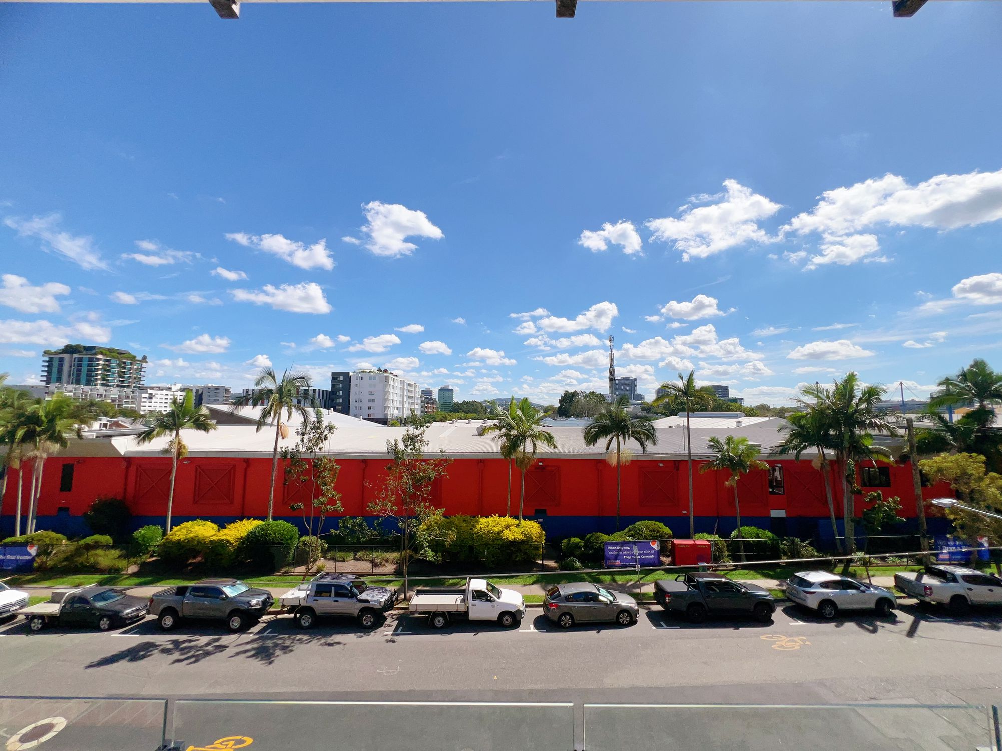 202 / 25 Bank Street, West End