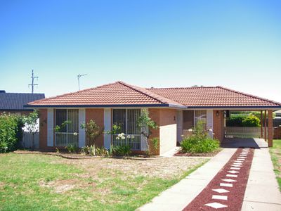 11 Flinders Close, Dubbo
