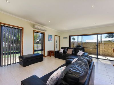 1 / 36 Railway Tce, Beachport