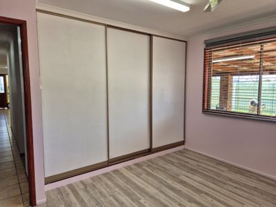 14 Schapers Road, Glenella