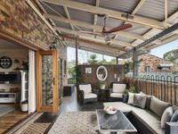 19 Silverdell Crescent, Parkinson