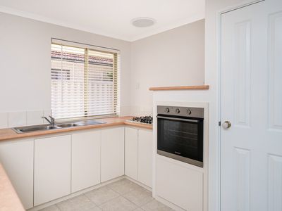 4 / 3 Cottrill Street, Alfred Cove