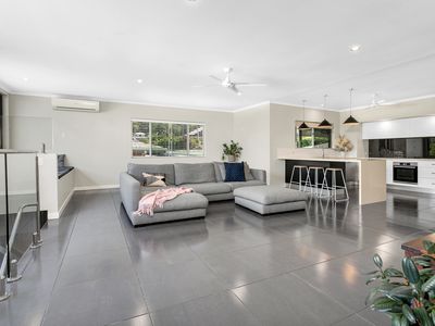 12 Sommerville Crescent, Whitfield