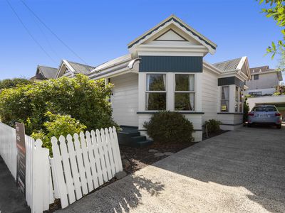 6 Bernard Street, Mornington