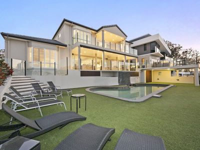 165 Monaco Street, Broadbeach Waters