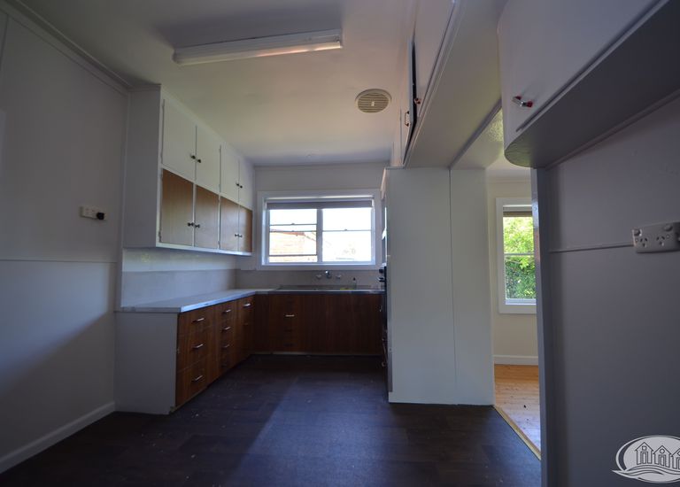 255 Hanlon Parade, Portland