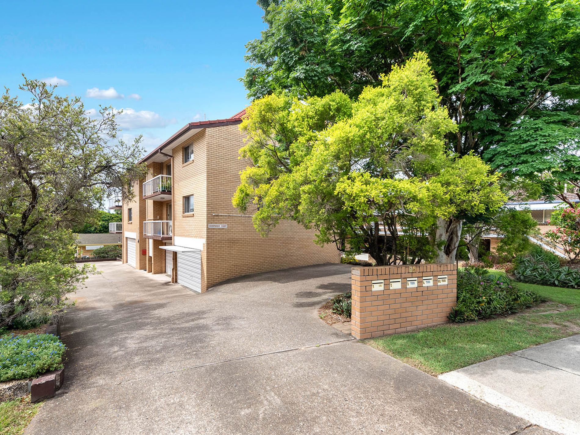 2/16 McLay Street, Coorparoo Aurora Realty Brisbane