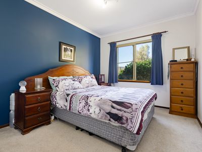 24 St Georges Avenue, Champion Lakes