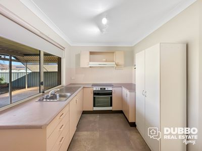 8 Eumung Street, Dubbo