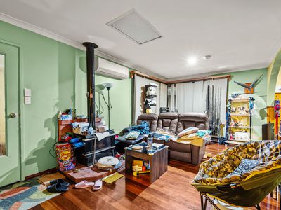 21 Woolgar Way, Lockridge
