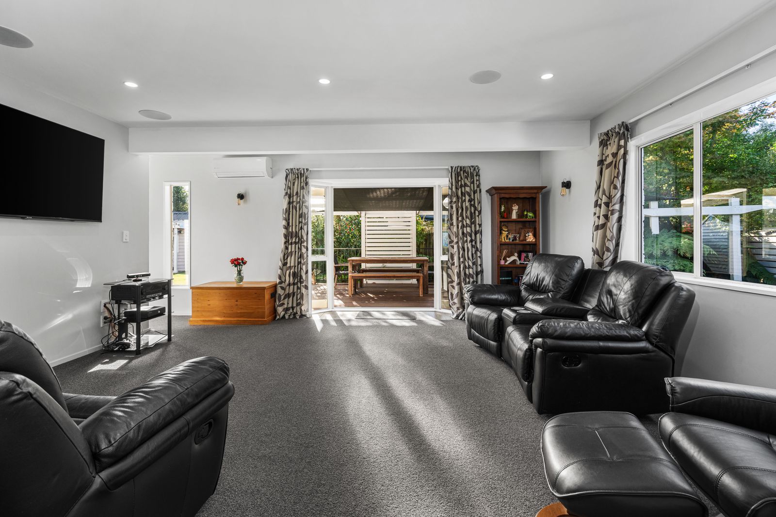 14 Van Dieman Close