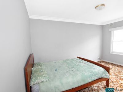 24 Fifth Avenue, White Hills