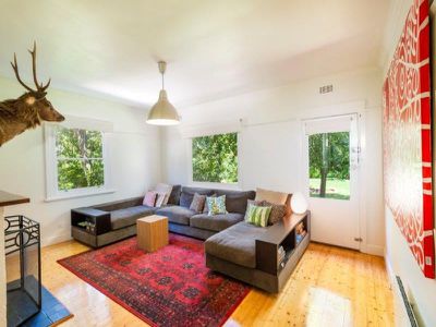 6 Cheniston Road, Mount Macedon