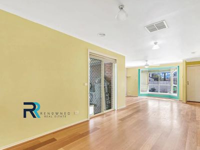 4 FINCHLEY PARK CRESCENT, Tarneit