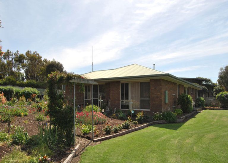 9-11 Nolan Street, Narrawong