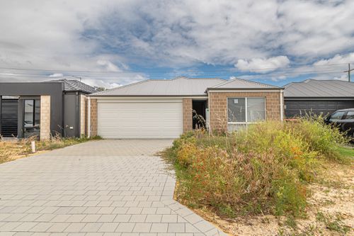 72 Calvert Loop, Hilbert