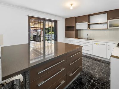 329 Whitford Road, Green Valley