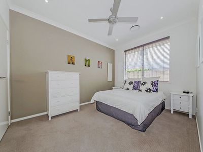 18 Clive Road, Birkdale
