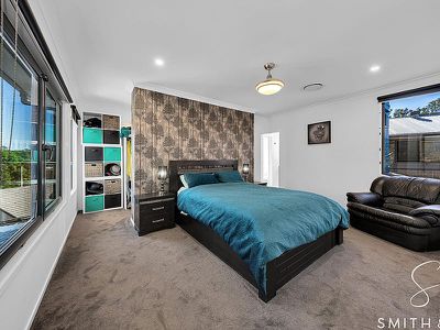 22 Mizen Place, Holland Park West