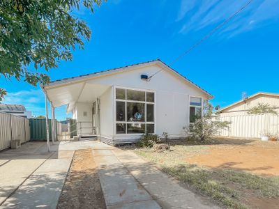 4 Bruton Grove, Swan Hill