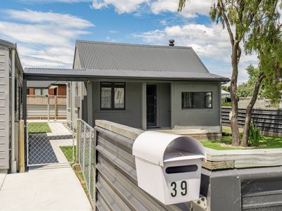 39 Keinan Avenue, Milton