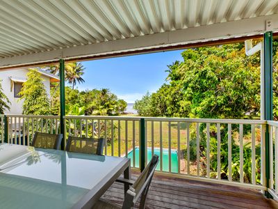 86 Bay Road, Coconuts