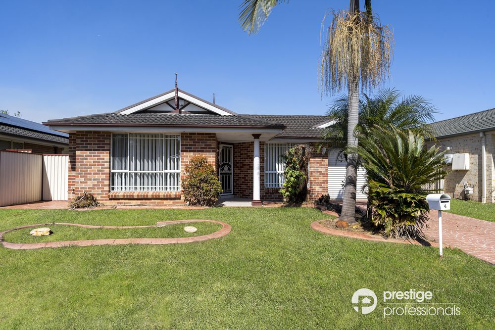 4 Derwent Court, Wattle Grove