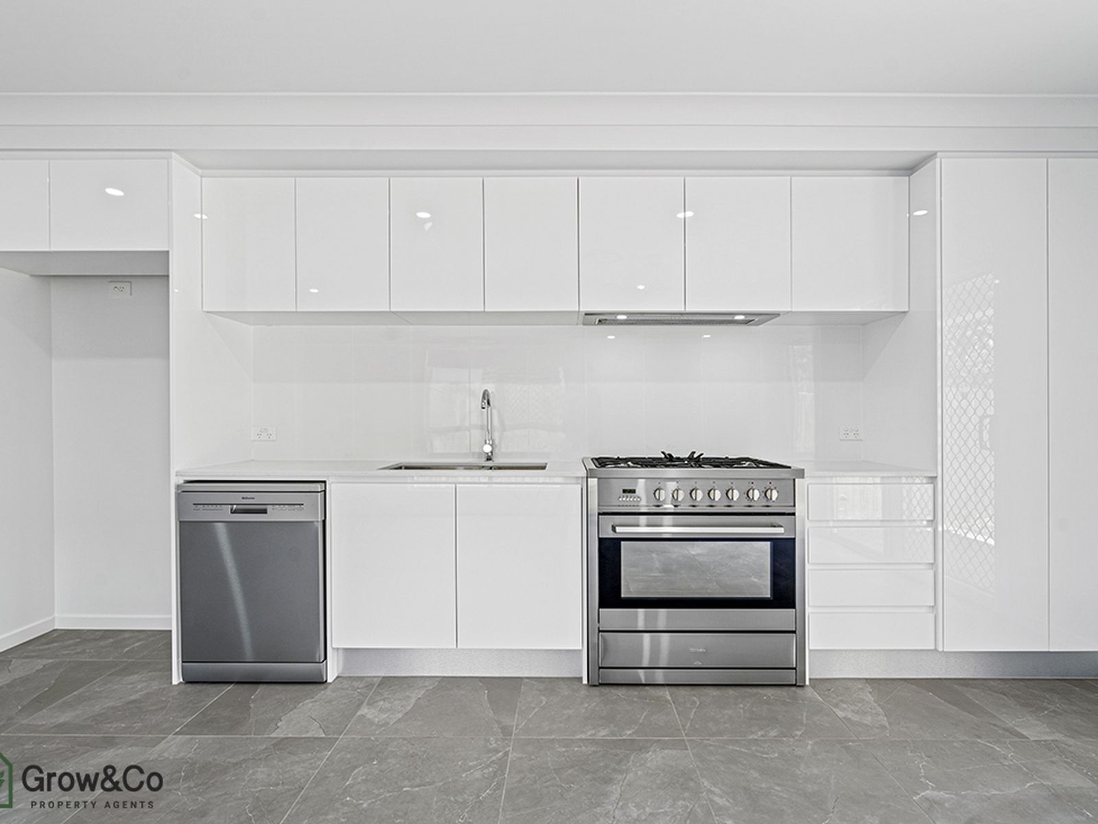 3 + 2 Dual $1,010,500 Pkg $1100 Rental p/w 