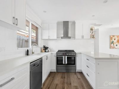 13 Annand Close, Cranbourne West