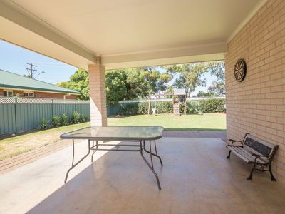 8 Glenshee Close, Dubbo