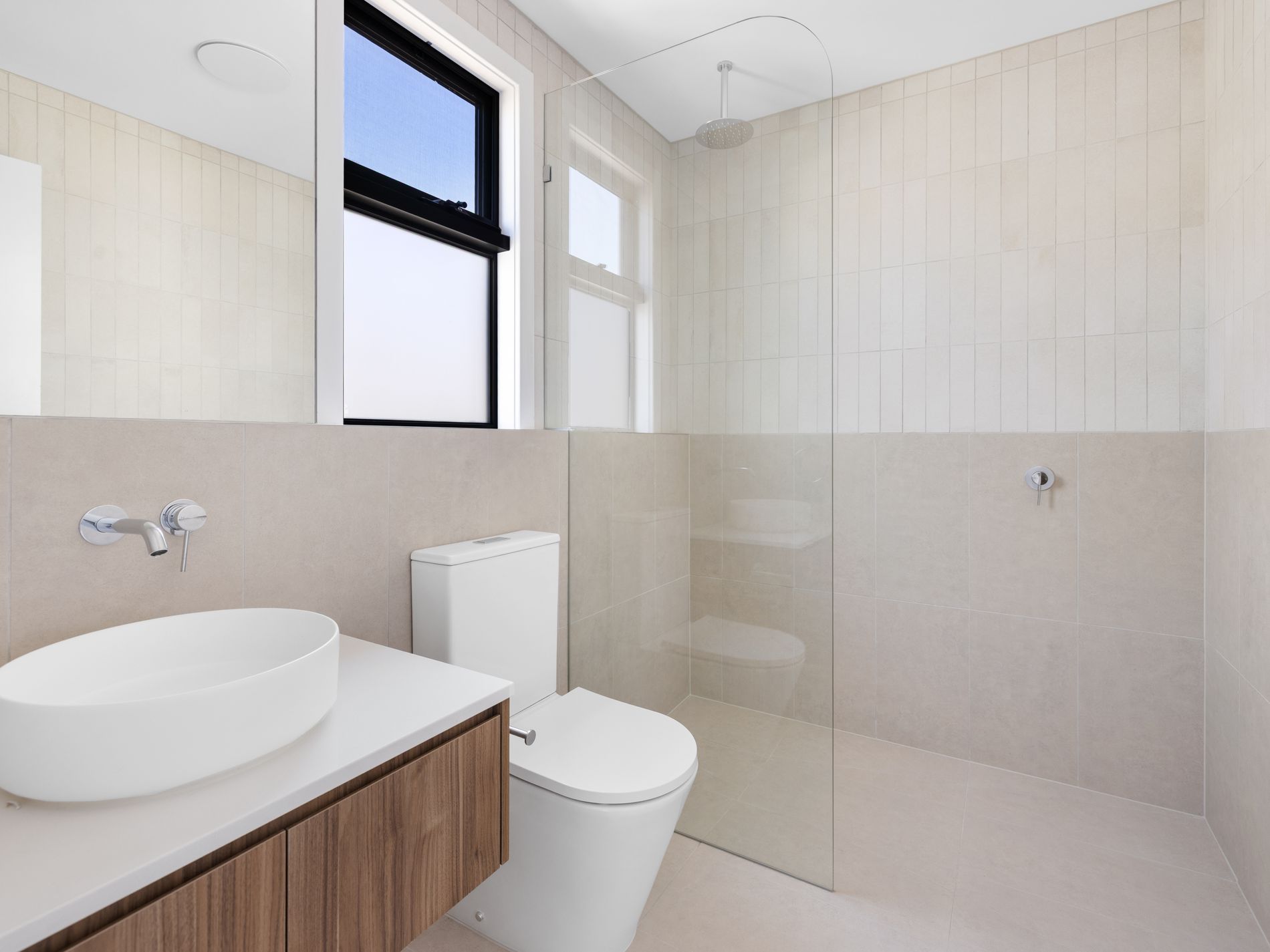 2 / 12 Irvine Crescent, Brunswick West