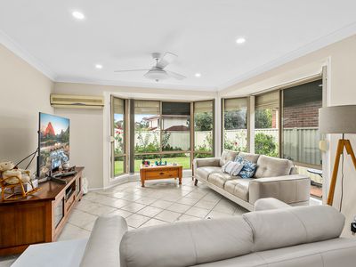6 Eucumbene Avenue, Flinders