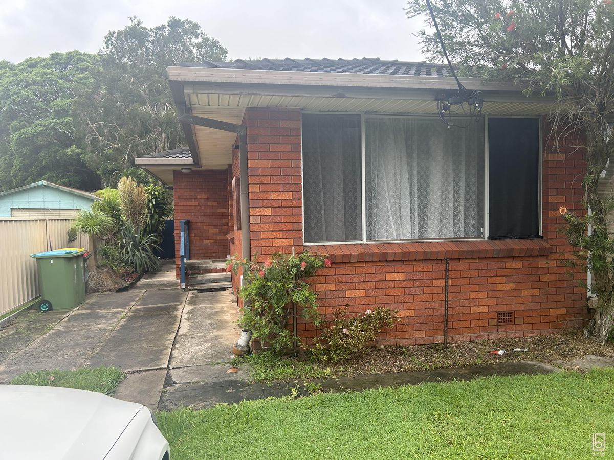 2 / 8 Coral Street, The Entrance