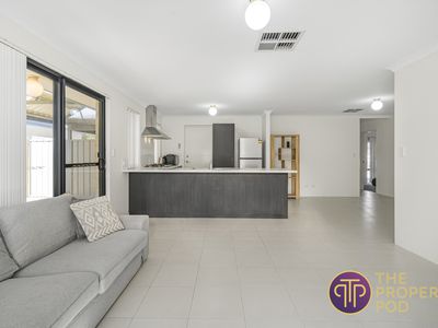 24 Sorbonne Turn, Aubin Grove