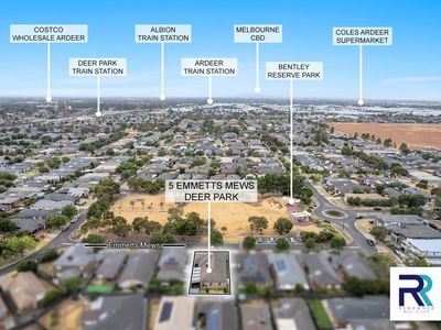 5 EMMETTS MEWS, Deer Park