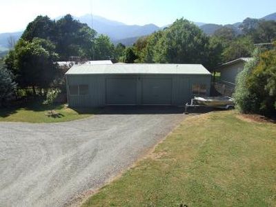 14-16 Young Crescent, Tawonga South