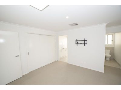 20 Hindmarsh Esplanade, Dubbo