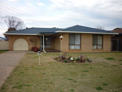 42 Mumford Crescent, Dubbo
