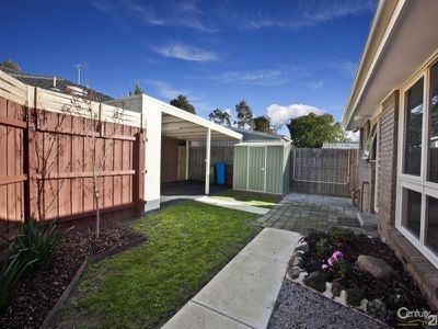 1 / 2 Evelyne Avenue, Cranbourne