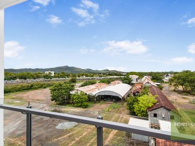 25 / 5 Kingsway Place, Townsville City