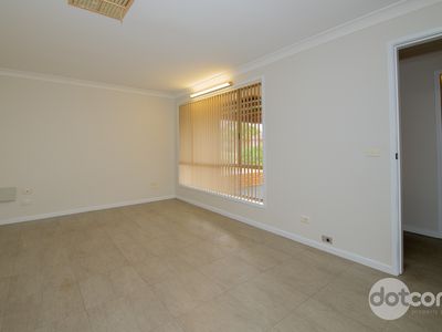 7 Flinders Close, Dubbo