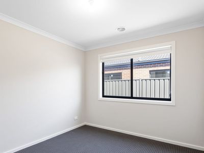 8 Bankston Road, Werribee