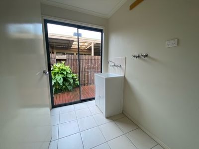 13 Chestnut Grove, Werribee
