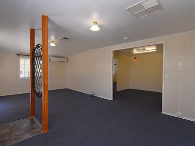 145 Wren Street, Longreach
